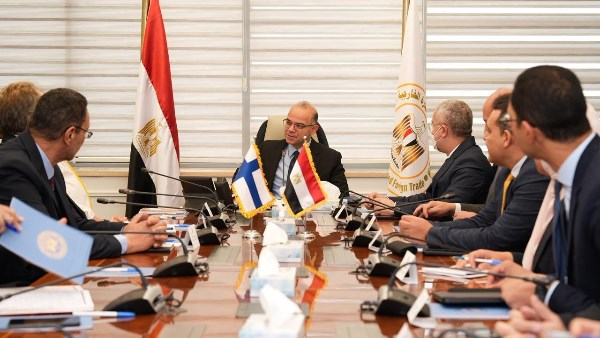 الدكتور محمد فريد، وزير الاستثمار والتجارة الخارجية يلتقي مع السفيرة ريكا إيلا، سفيرة فنلندا بالقاهرة، والوفد المرافق لها، 