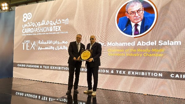  الدكتور محمد عبد السلام  خلال افتتاح معرض «كايرو فاشون و تكس 80» 