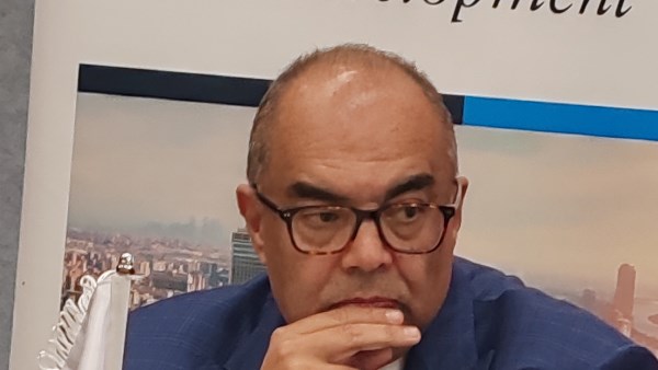 محمود محى الدين 