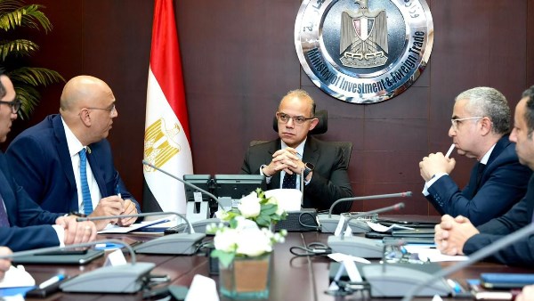 الدكتور محمد فريد وزير الاستثمار والتجارة الخارجية 