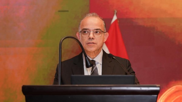 الدكتور محمد فريد وزير الاستثمار والتجارة الخارجية 