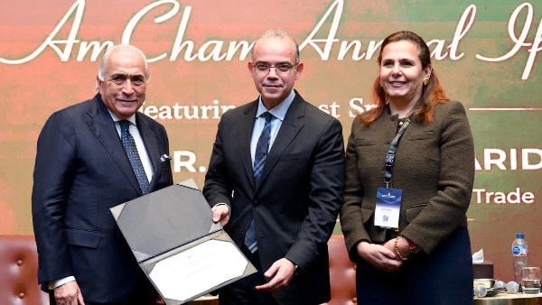 الدكتور محمد فريد وزير الاستثمار والتجارة الخارجية 