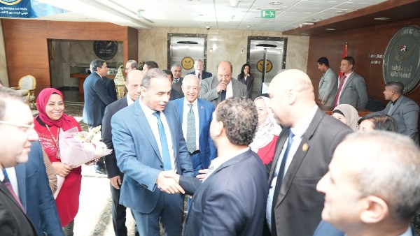 الدكتور إسلام عزام رئيس هيئة الرقابة المالية 