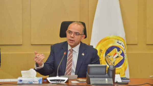 الدكتور محمد فريد وزير الاستثمار والتجارة الخارجية 