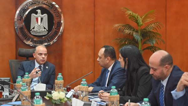 الدكتور محمد فريد وزير الاستثمار والتجارة الخارجية 