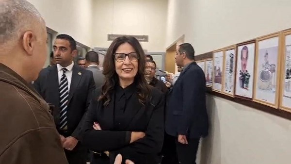 وزيرة الثقافة 