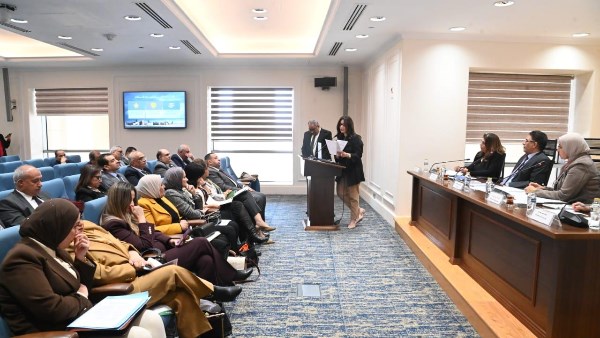 وزيرة الثقافة 