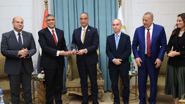 المحافظ يستقبل مدير أمن الجيزة والوفد المرافق للتهنئة بالعيد القومي للمحافظة