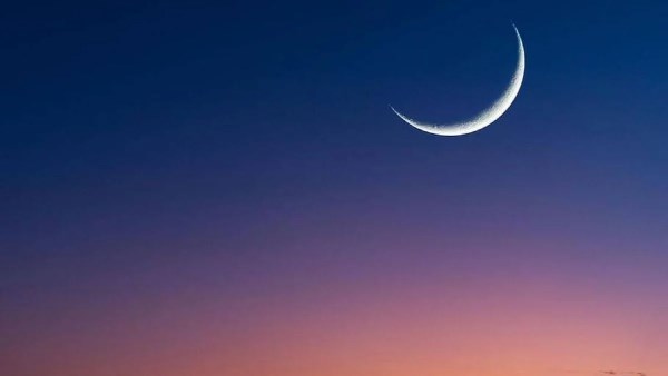 رسميًا.. دار الإفتاء تعلن موعد عيد الفطر غدًا الخميس 