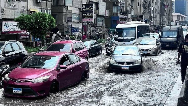 الذروة يوم الأربعاء| أمطار غير مسبوقة تصل حد السيول وهذا موقف القاهرة 