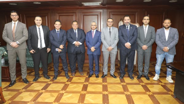 محافظ بني سويف يلتقى عددا من رؤساء النقابات الفرعية و ممثلى الأحزاب السياسية وكيانات شبابية ورياضية وتعليمية ومجتمع مدني