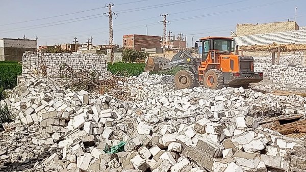 إزالة التعديات على الأراضي الزراعية 