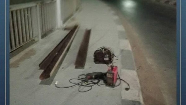 إصلاح السور الحديدي للكوبري 