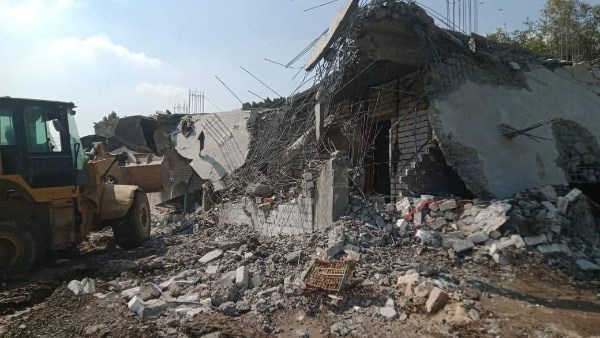 إزالة التعديات على الأراضي الزراعية 