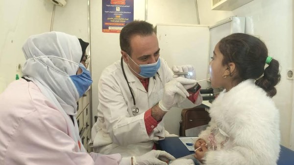 توقيع الكشف الطبي على المرضى 