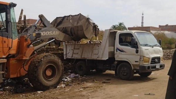 حملات مكثفة للنظافة ورفع المخلفات بجميع مراكز المنيا