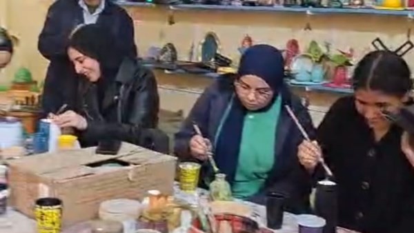 ورشة تدريبية لطلاب المدارس بأسيوط على الحرف اليدوية والتراثية بمركز " إبداع " 