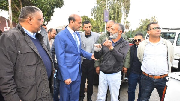 محافظ أسيوط يتفقد محيط موقفي نزلة عبد اللاه والأزهر لبحث حلول عاجلة للاختناقات المرورية