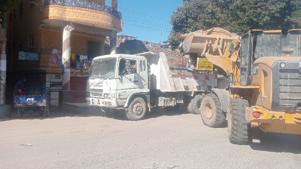 حملات نظافة بمركز أبنوب 