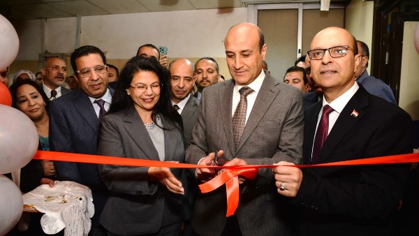 محافظ أسيوط يفتتح عيادة اليوم الواحد للعلاج الكيماوي للأطفال بمعهد أورام الجامعة 