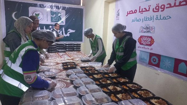 تجهيز وتوزيع 150 ألف وجبة إفطار وسحور للأسر الأولى بالرعاية خلال شهر رمضان بأسيوط 