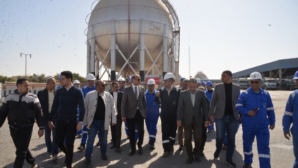 محافظ أسيوط يفاجئ مصنع البوتاجاز بجحدم بعد شكاوى المواطنين