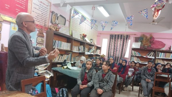 ندوة توعوية بمدرسة الخياط الإعدادية بنات لتحسين الخصائص السكانية بالتعاون مع المجلس القومي للسكان