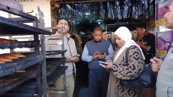 حملات تفتيش ونشر ثقافة السلامة والصحة المهنية بالمنشآت الصناعية والتجارية بأسيوط 