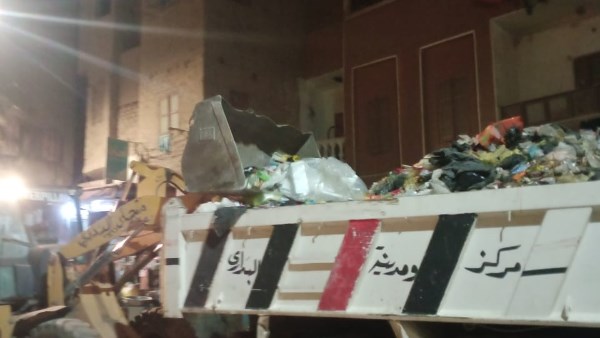 حملات نظافة مكثفة ورفع 63 طن مخلفات بمركز البداري