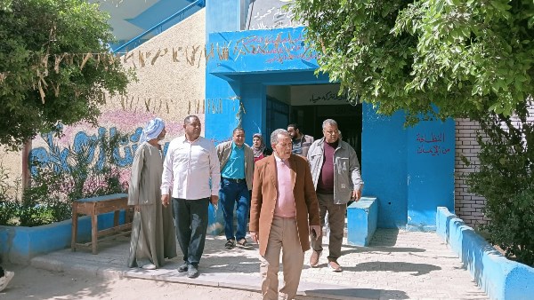 وكيل وزارة التعليم بأسيوط يتفقد سير الدراسة بمدارس ساحل سليم