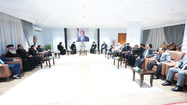 محافظ أسيوط يستقبل قيادات ورجال الدين الإسلامي والمسيحي في مشهد وطني مميز لتبادل التهنئة بقرب حلول عيد الفطر المبارك