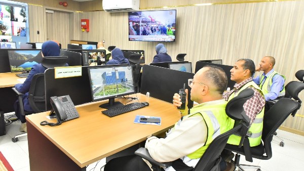 مركز السيطرة وغرفة العمليات يواصلان العمل بكامل طاقتهما في ثاني أيام عيد الفطر المبارك بأسيوط 