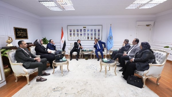 محافظ أسيوط يستقبل وفد نادي هيئة النيابة الإدارية ويؤكد تكاتف المؤسسات ركيزة أساسية لدفع عجلة التنمية