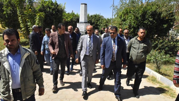 محافظ أسيوط يتفقد النصب التذكاري لشهداء بني عدي