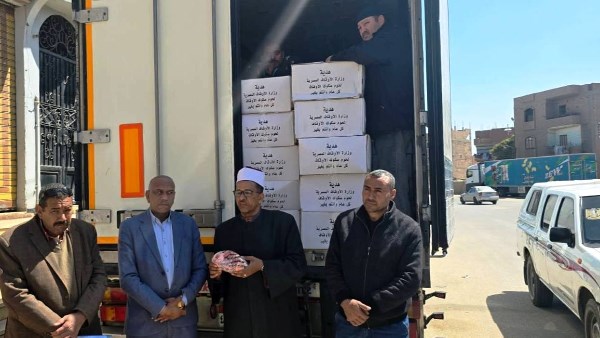 جانب من التوزيعات بسوهاج