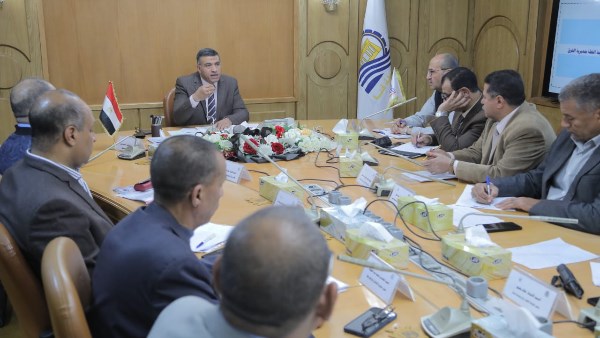 محافظ قنا: مراجعة الخطة الاستثمارية بما يحقق أقصى نفع لصالح المواطن القنائى