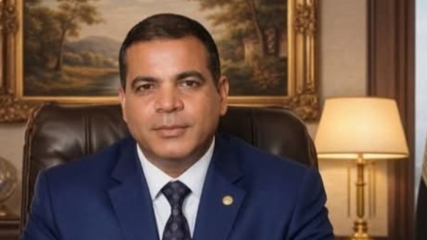 محافظ الأقصر يعين رئيسا جديدا لمدينة إسنا والأخير ينشر أرقام هاتفه لتلقي شكاوى المواطنين