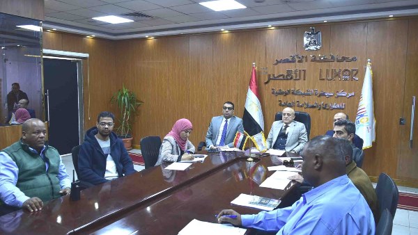 عبر تقنية الفيديو كونفرانس ...محافظ الأقصر يشارك في اجتماع لجنة "استرداد أراضي الدولة"