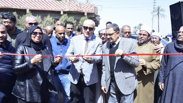 محافظ الأقصر يفتتح مشروع الصرف الصحي بقرية العشي بتكلفة 60 مليون جنيه لخدمة 30 ألف نسمة 