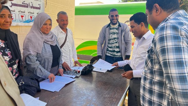 وكيل صحة الأقصر يتابع القافلة الطبية بالكرنك ويتفقد وحدة الكرنك القديم لضمان جودة الخدمات الصحية