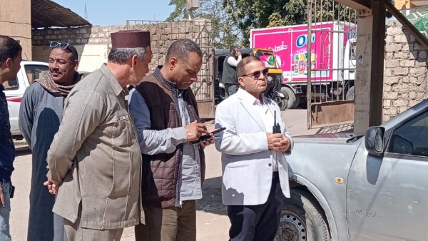 رئيس مدينة إسنا يتابع تطبيق تعريفة الركوب الجديدة بعد زيادة البنزين