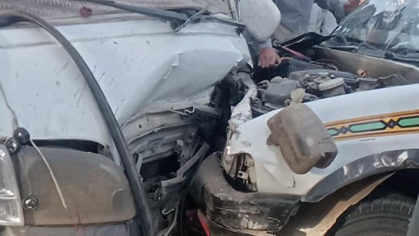 إصابة 20 شخصًا في تصادم سيارتي أجرة أعلى كوبري الجحوية بإسنا جنوب الأقصر