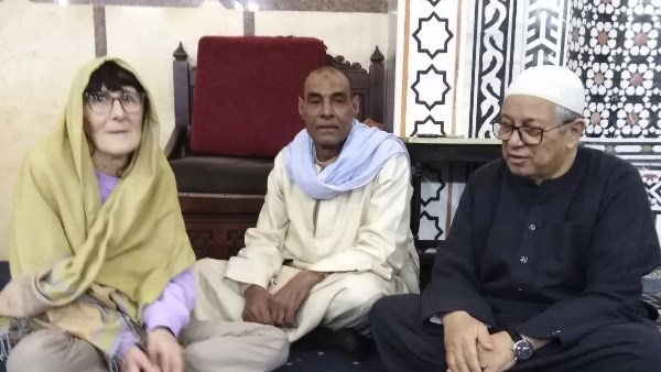 فرنسية تعلن إسلامها داخل مسجد بالأقصر