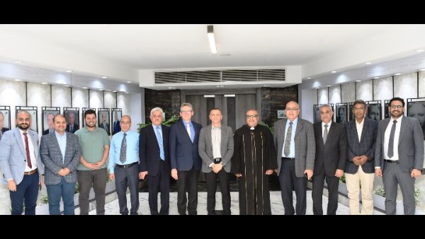 وفد الأقباط الإنجليين يقدم التهنئة لمحافظ أسوان بمناسبة عيد الفطر المبارك