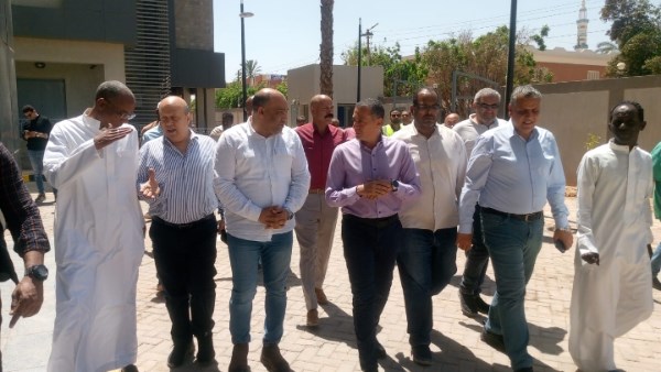 جولة ميدانية لمحافظ أسوان 