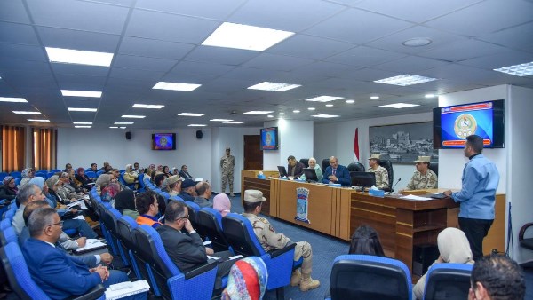 اجتماع بالمحافظة