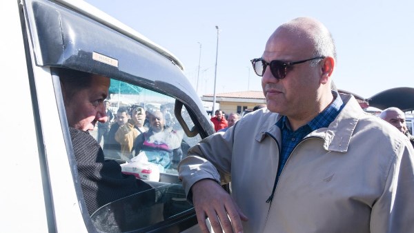 محافظ الإسكندرية يتفقد المواقف 