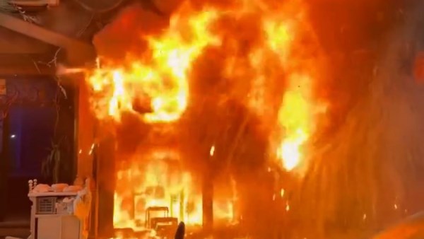 صورة من الحريق