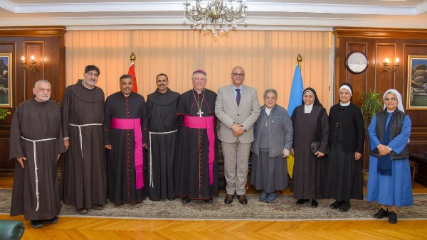 محافظ الإسكندرية يستقبل مطران اللاتين