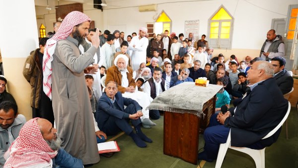 محافظ مطروح  يستمع لمطالب المواطنين